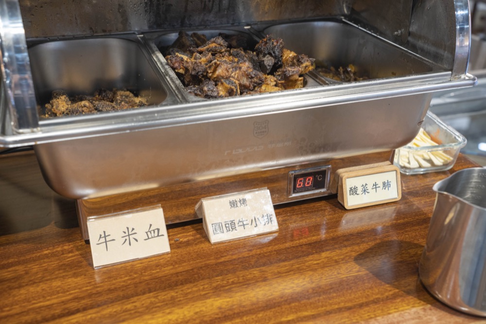 金門必吃溫體牛火鍋吃到飽　為了餐廳、肉乾養了牛才可以這樣做