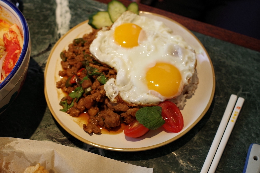 高雄美食　双黃hhbar&cuisine｜1樓下麵2樓上酒！老宅翻修　古典優雅的餐廳